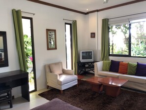 Chambre Classique, vue partielle sur l'océan