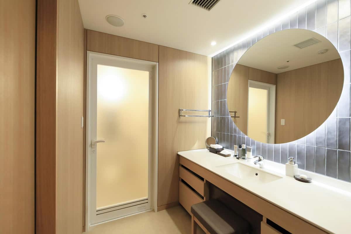 western-style room, standard(3 persons), non smoking | free minibar, in-room safe, iron/ironing board, free wifi