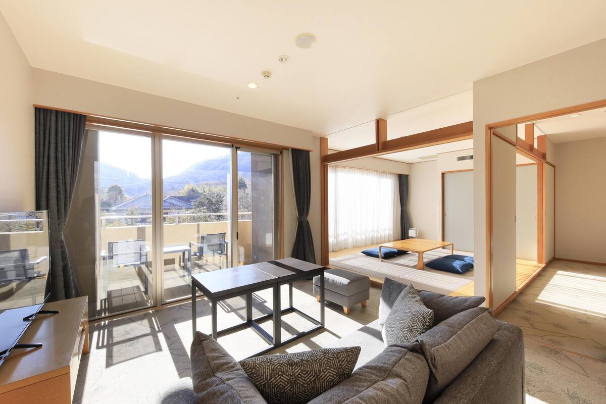 Phòng 2 giường đơn Tiêu chuẩn, không hút thuốc (JP W style with indoor hot spring) | Minibar với thức uống miễn phí, két bảo mật tại phòng 