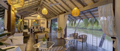 Bar (in der Unterkunft)