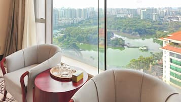 Deluxe Garden View King Bed Room | Down comforters, pillowtop beds, minibar, in-room safe