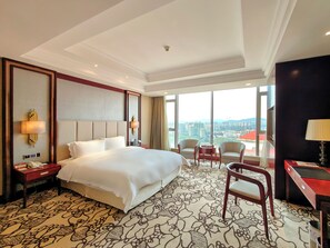 Deluxe Garden View  King Bed Room