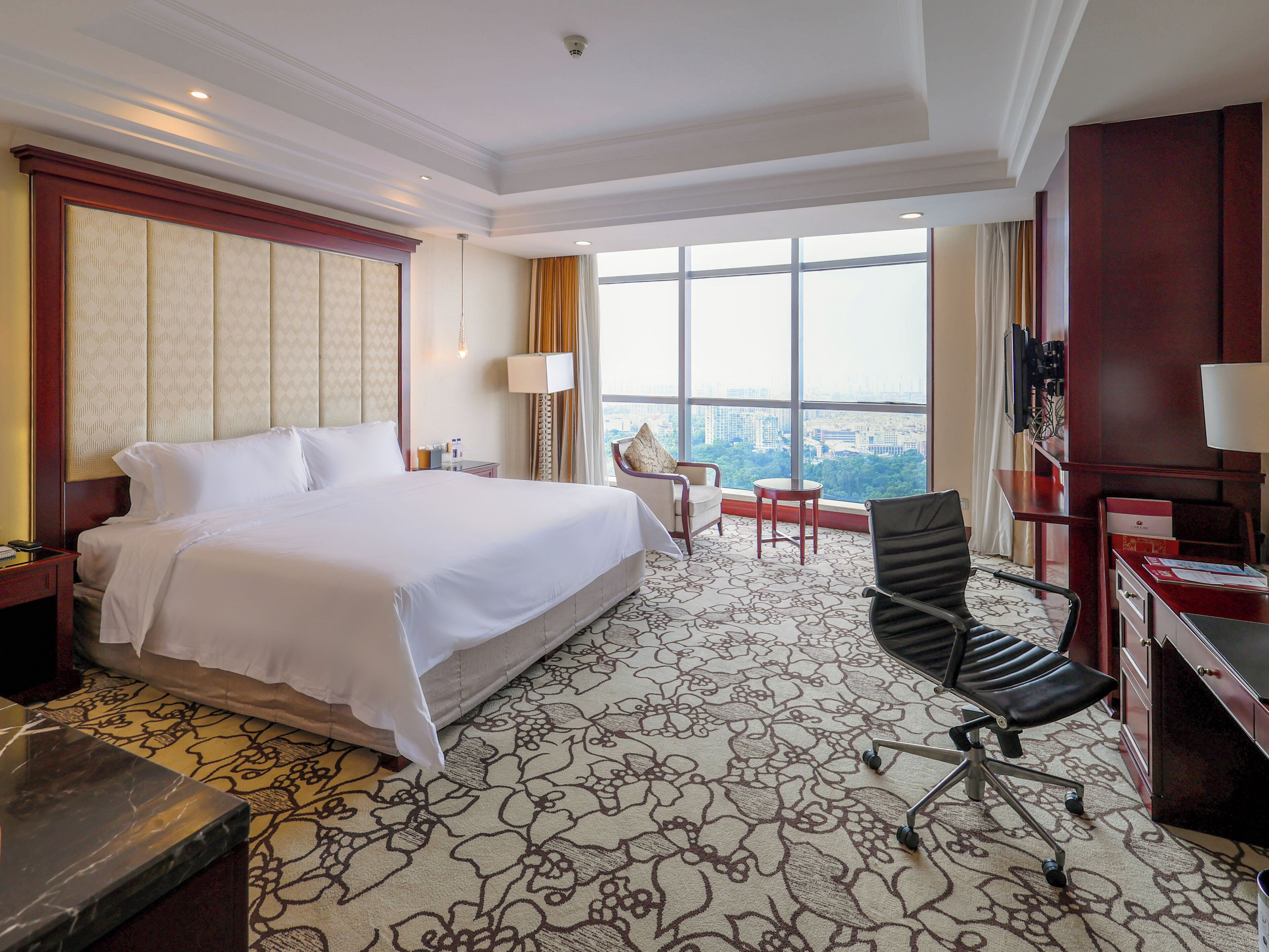 Garden View King Bed Room