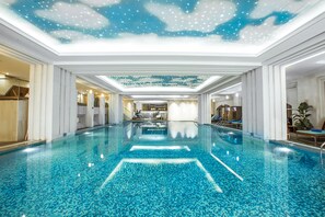 Indoor pool - Soluxe Hotel Guangzhou (Guangzhou)