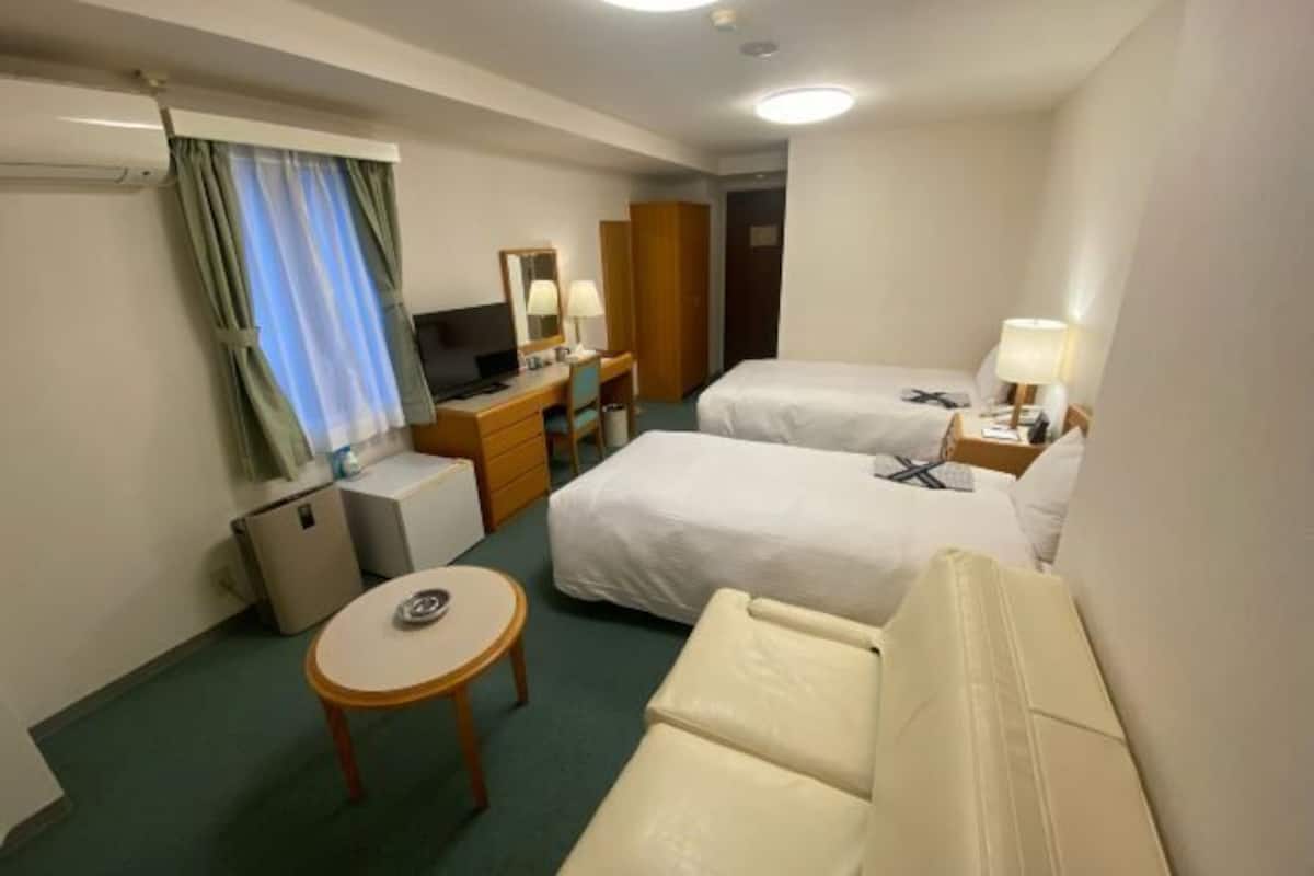 1 Schlafzimmer, Daunenbettdecken, Zimmersafe, Schreibtisch