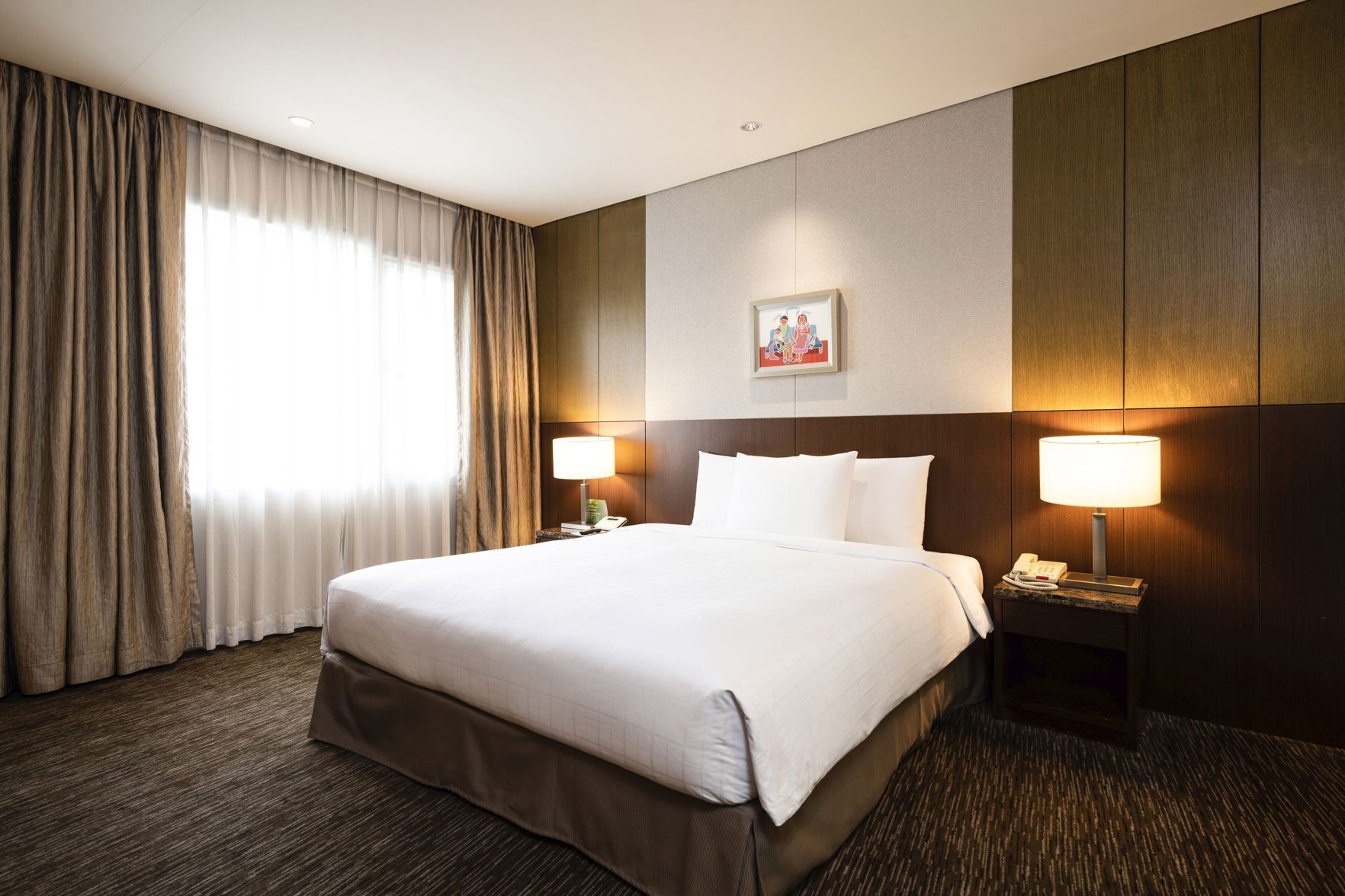 Tallelokero huoneessa, työpöytä