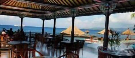 Breakfast, lunch, dinner served; beach views