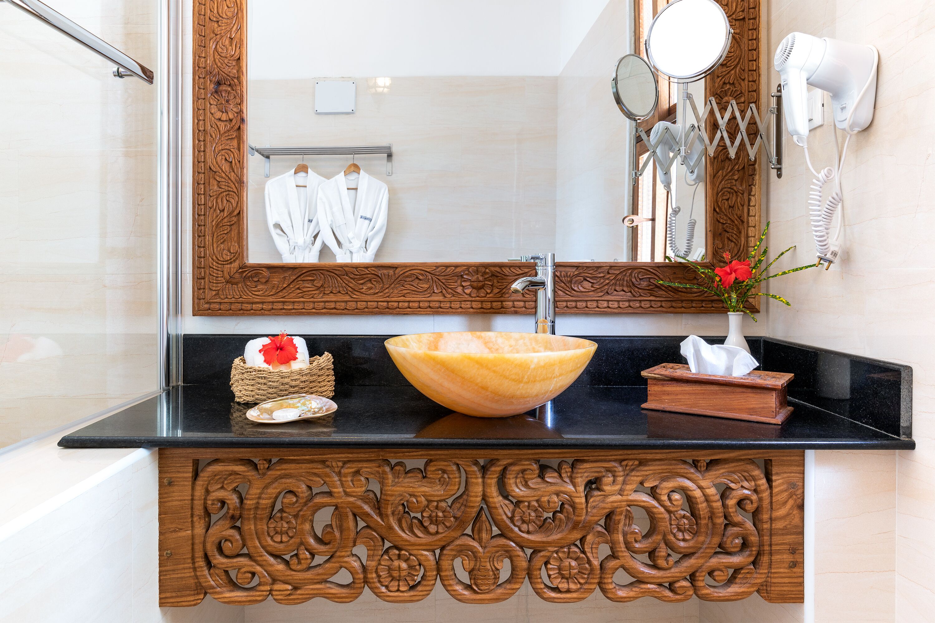 panoramic double room | bathroom sink