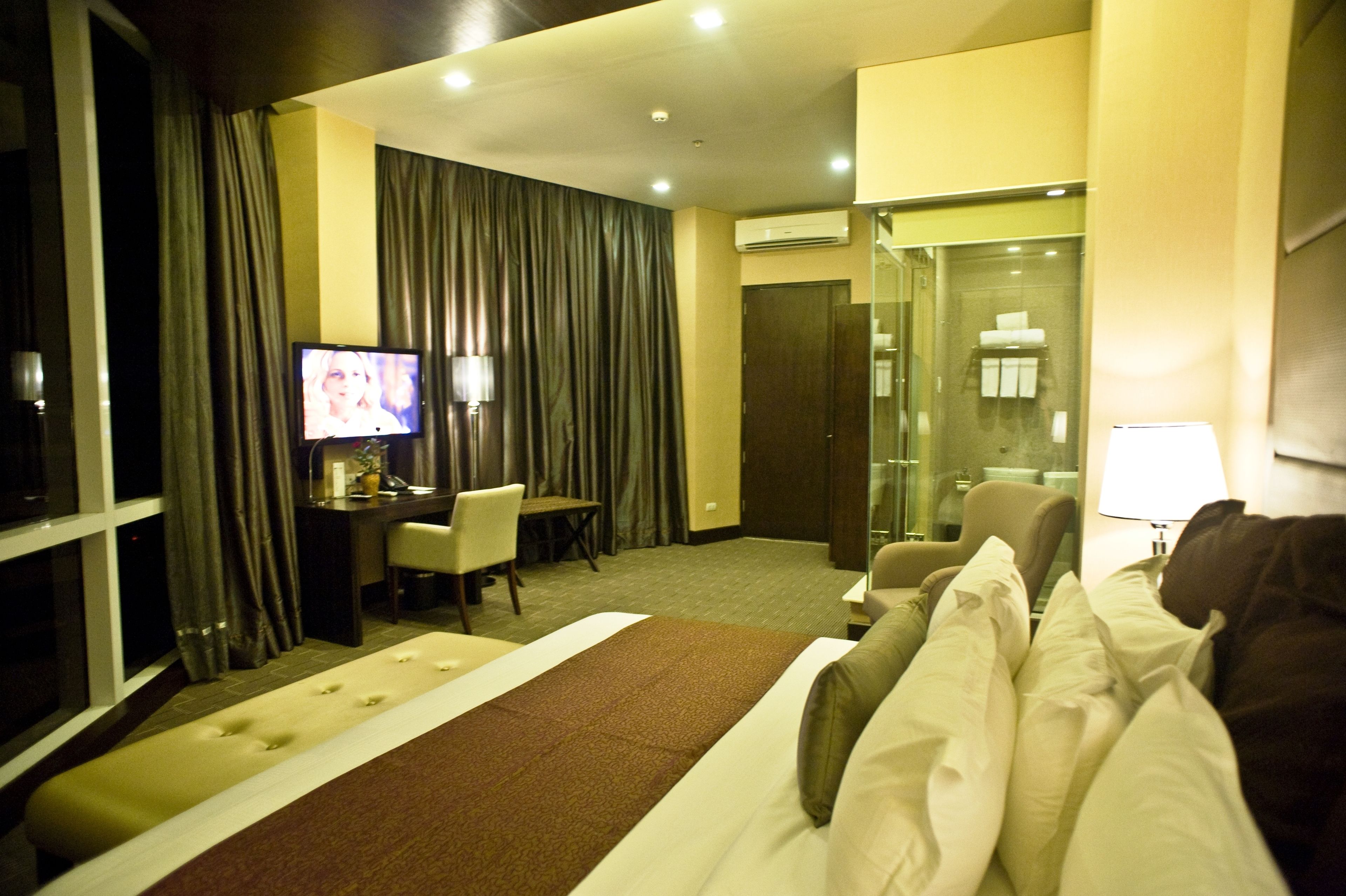 penthouse | 1 bedroom, premium bedding, down duvets, memory-foam beds