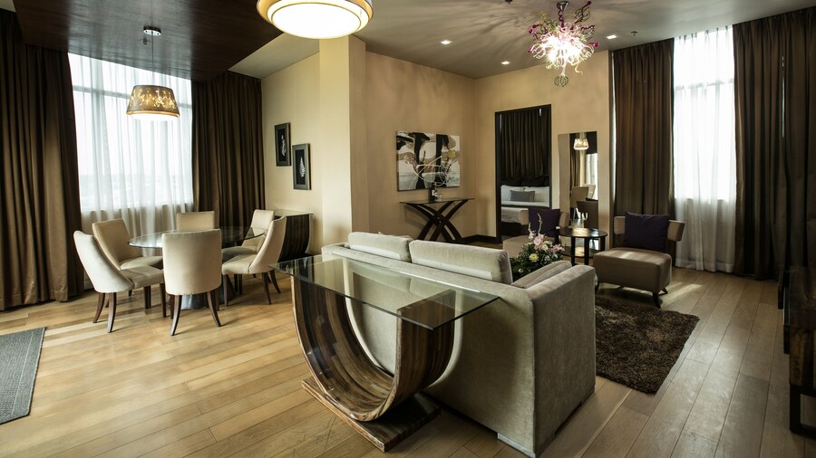 Goldberry Suites & Hotel Mactan