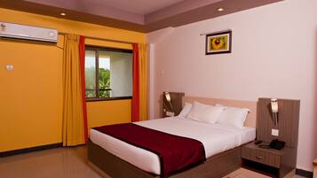 Standard Room | Minibar, in-room safe, rollaway beds