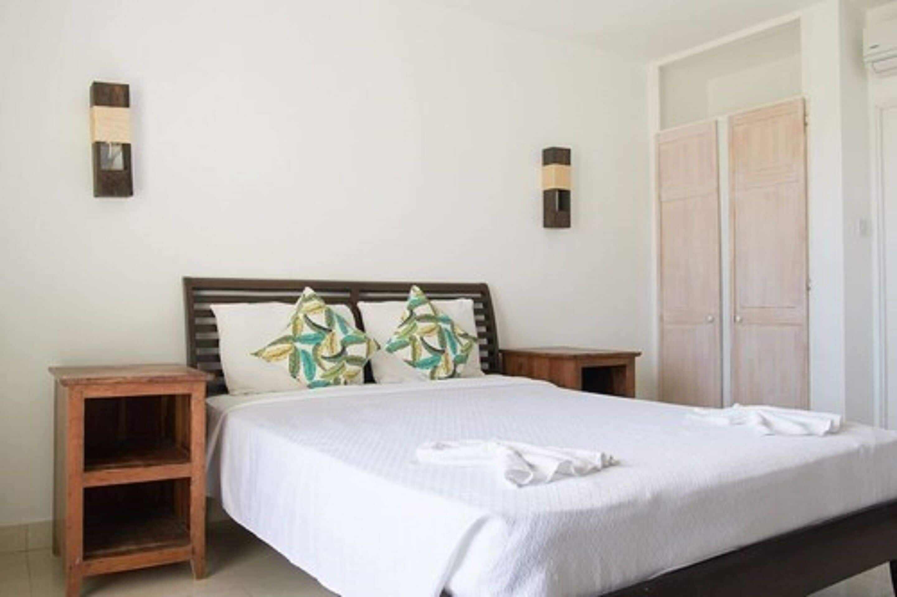 Signature Studio, 1 Queen Bed, Ocean View | Tempur-Pedic beds, in-room safe, individually decorated