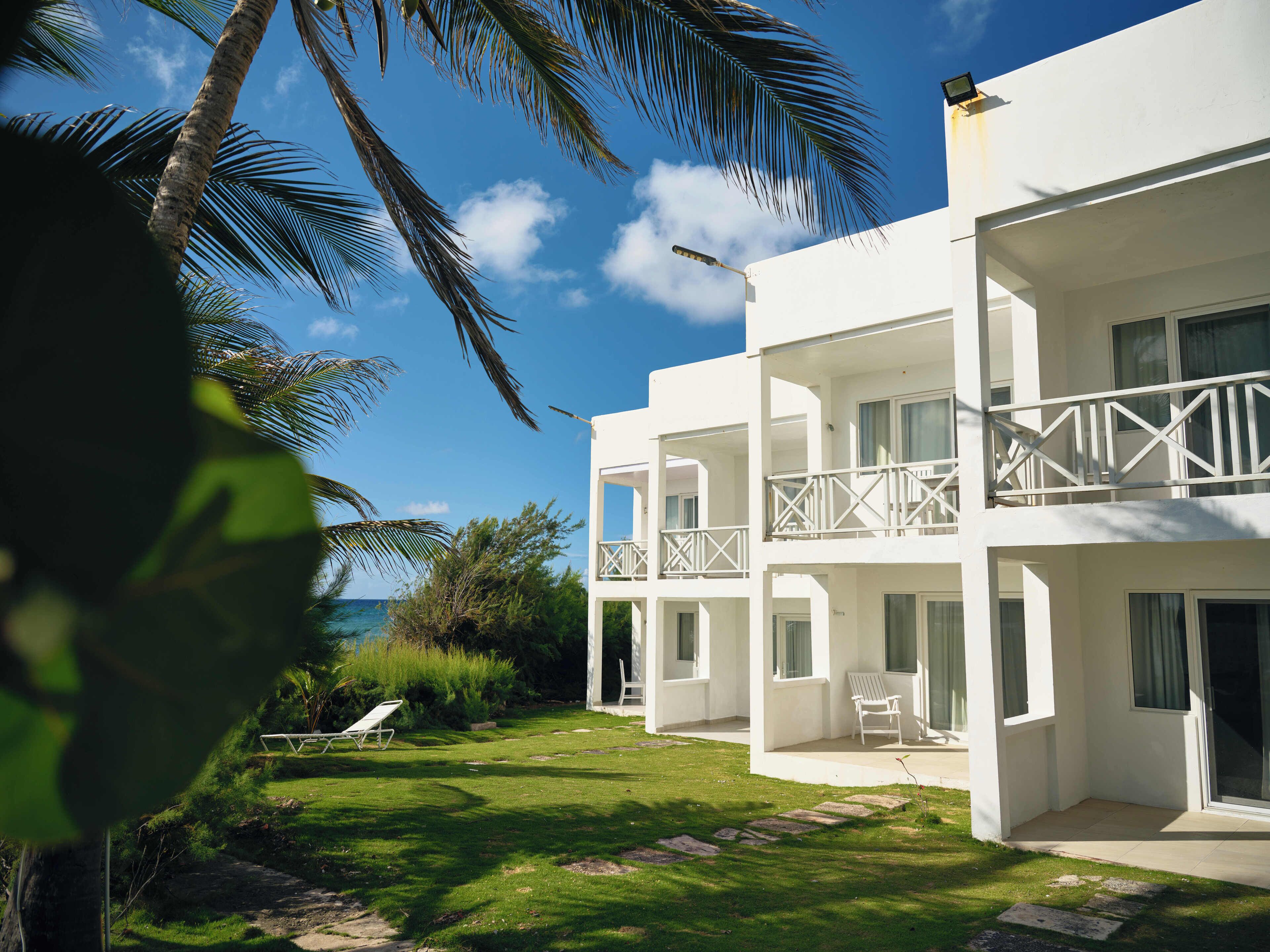 Signature Studio, 1 Queen Bed, Ocean View | Terrace/patio