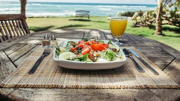 Daily cooked-to-order breakfast for a fee