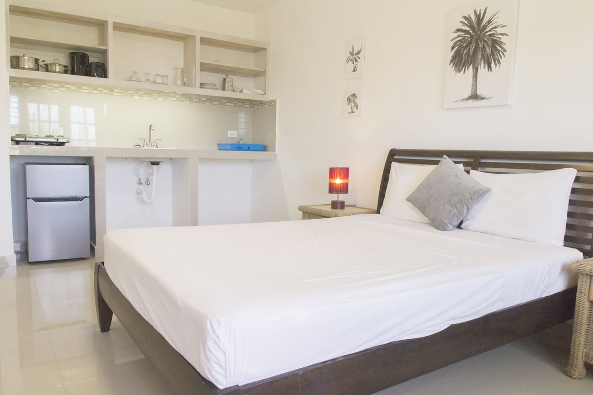 Tempur-Pedic beds, in-room safe, individually decorated