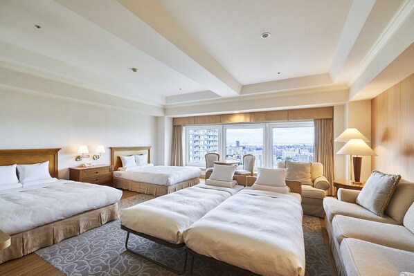 Down comforters, in-room safe, free WiFi, bed sheets