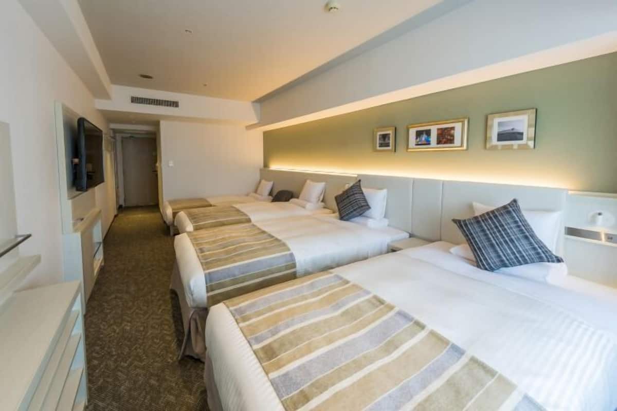 Down duvets, in-room safe, free WiFi, bed sheets