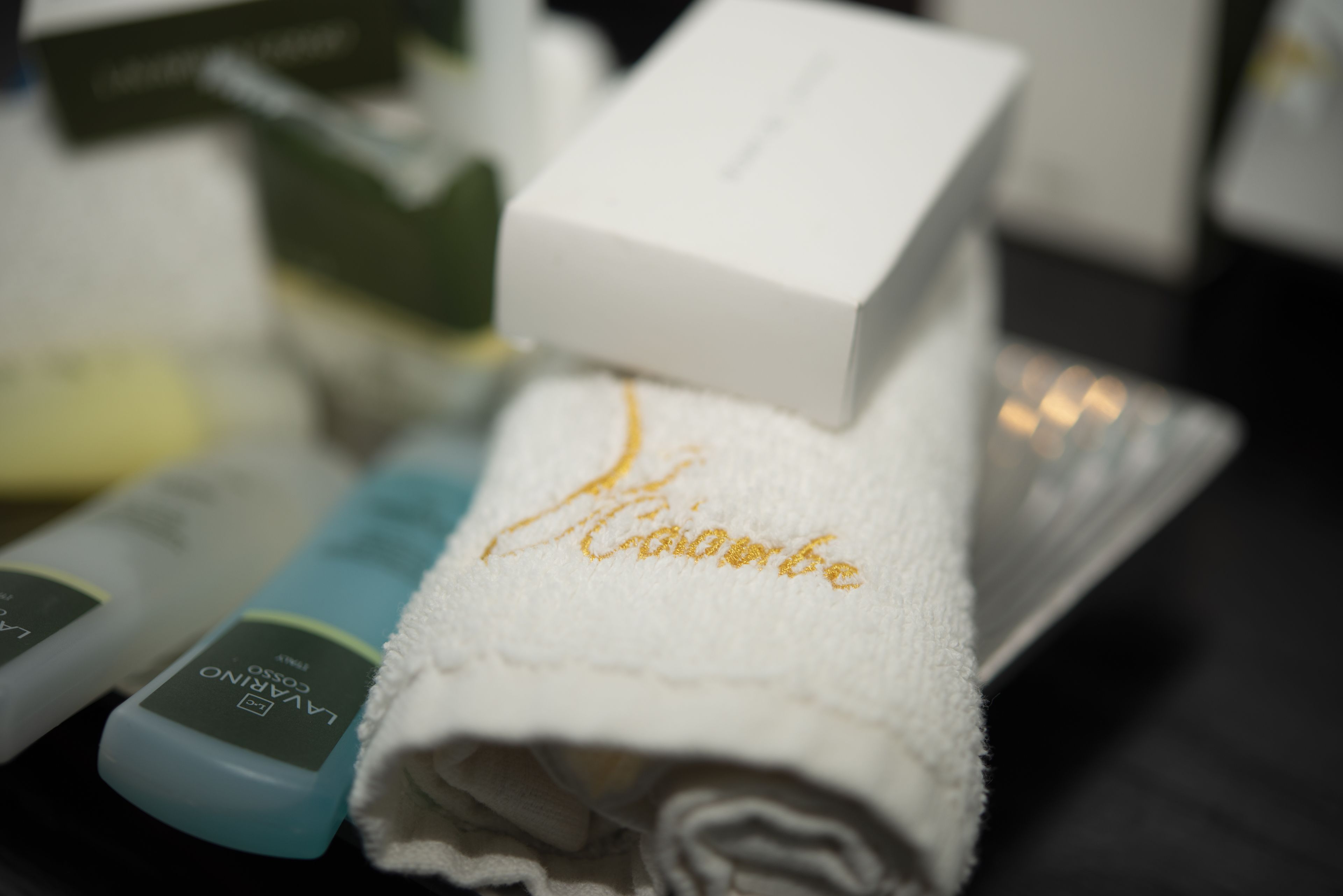 junior suite pool view | bathroom amenities | shower, free toiletries, hair dryer, towels