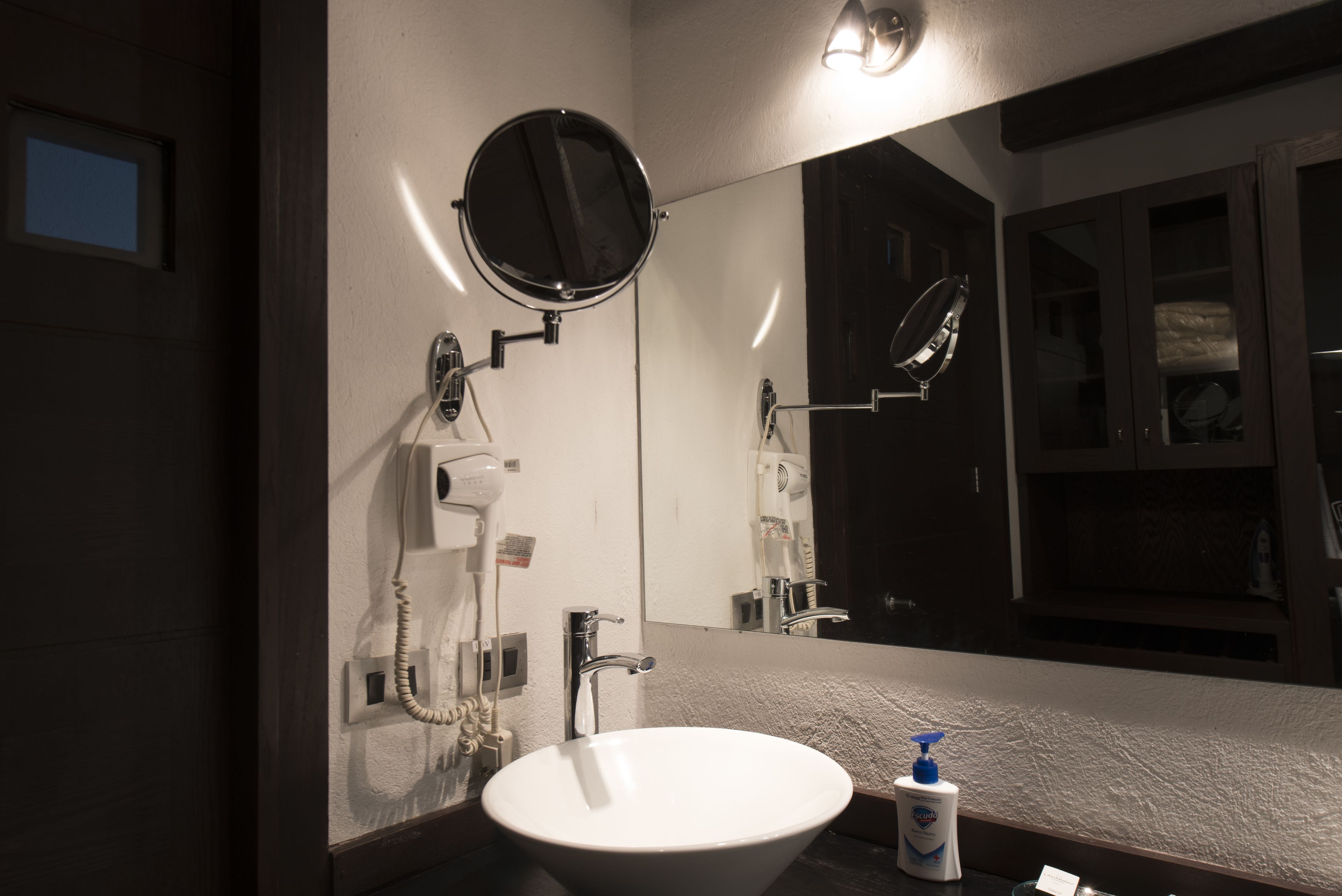 grand room | bathroom | shower, free toiletries, hair dryer, towels