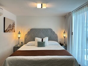 Standard Room, 1 King Bed | Premium bedding, down comforters, pillowtop beds, minibar - Colombe Hotel Boutique (Xalapa)