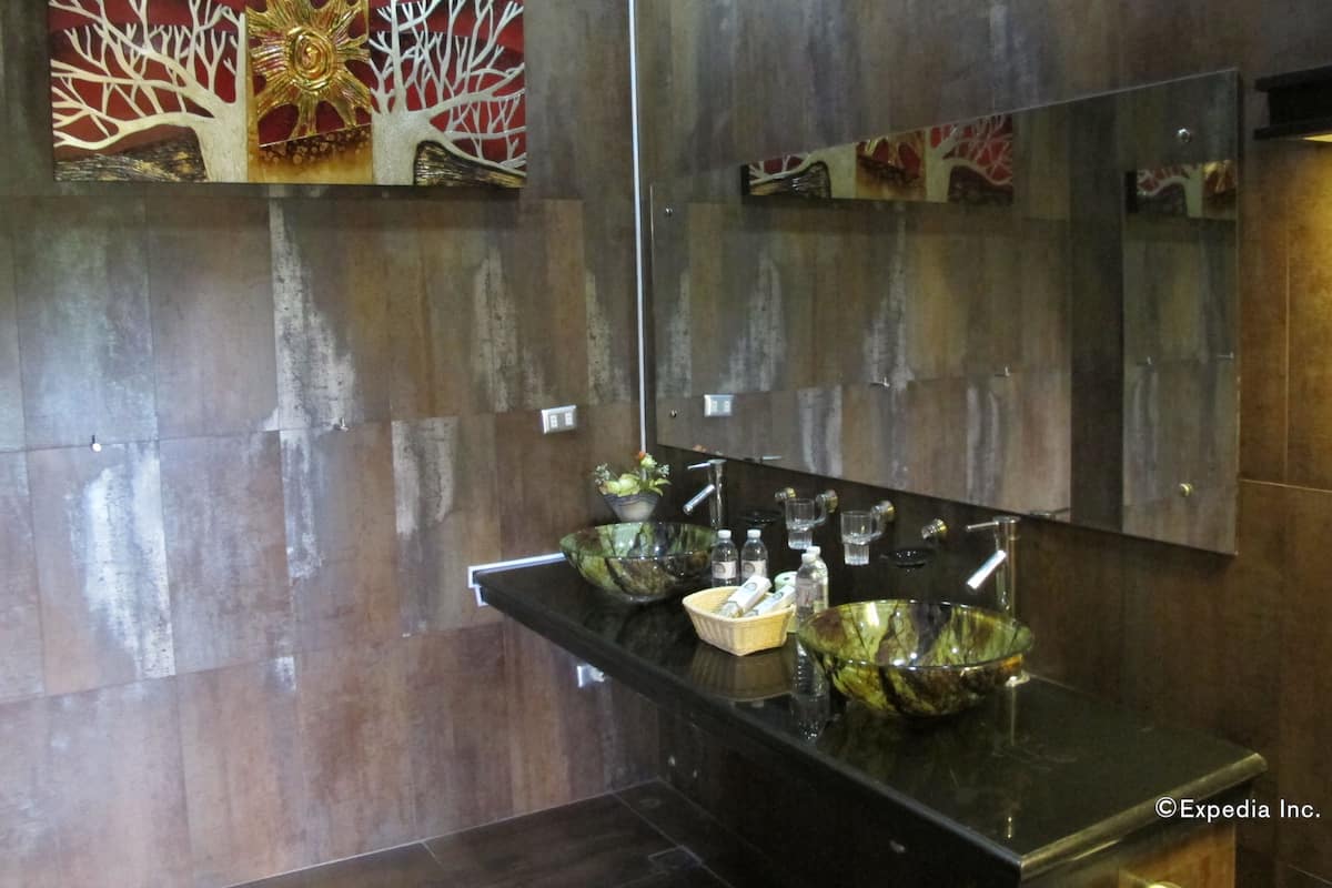 presidential suite, 1 king bed | bathroom sink