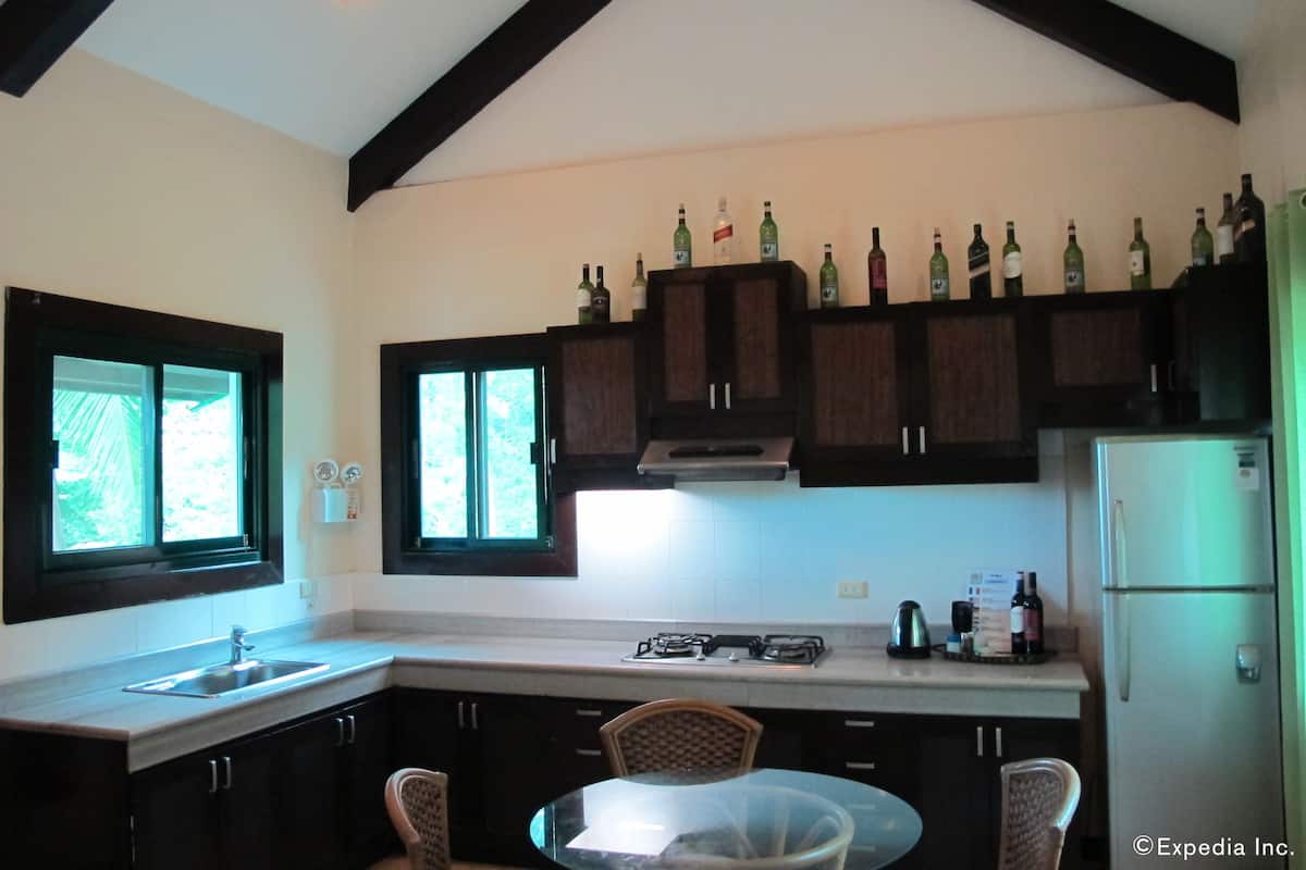 ocean garden house | private kitchenette | fridge