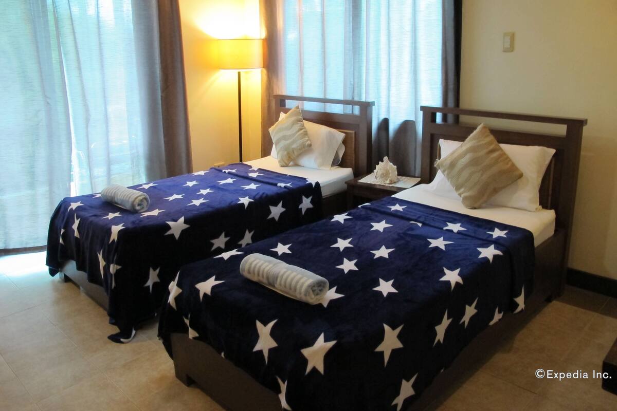 premium bedding, minibar, individually decorated, individually furnished