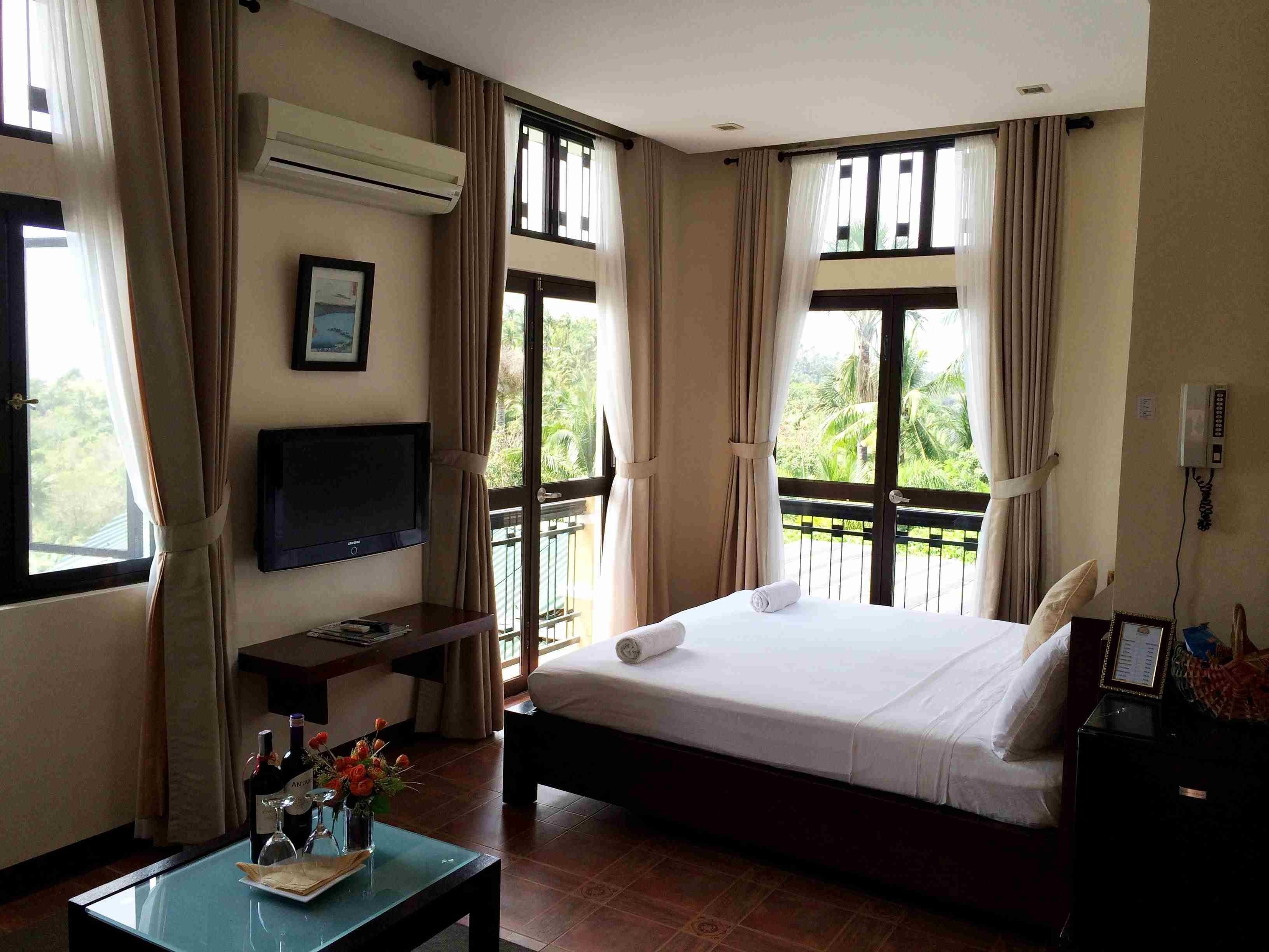 superior room | premium bedding, minibar, individually decorated, individually furnished