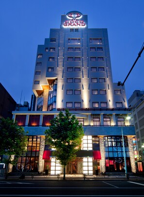 Front of property - evening/night - Hotel Coco Grand Ueno Shinobazu (Tokyo)