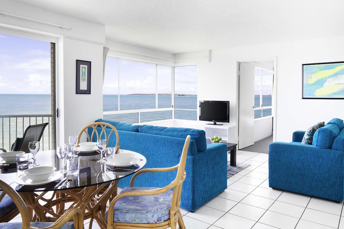 Room, 3 Bedrooms | Iron/ironing board, cribs/infant beds, bed sheets
