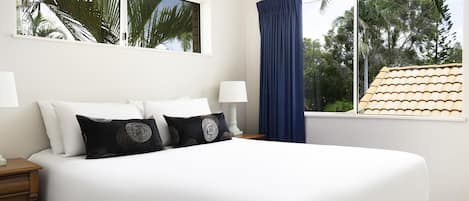 Iron/ironing board, cots/infant beds, bed sheets