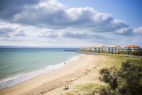 Una playa cerca, toallas de playa