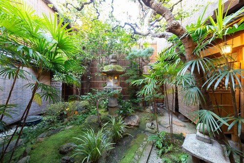 Traditional Kyoto Inn serving Kyoto cuisine IZUYASU