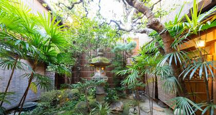 Traditional Kyoto Inn serving Kyoto cuisine IZUYASU