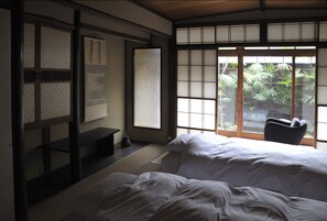 Deluxe Japanese Western Room, 34sqm -Shin- | Down comforters, individually decorated, individually furnished - Traditional Kyoto Inn serving Kyoto cuisine IZUYASU (Kyoto)