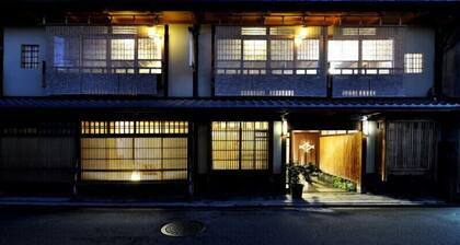 Traditional Kyoto Inn serving Kyoto cuisine IZUYASU