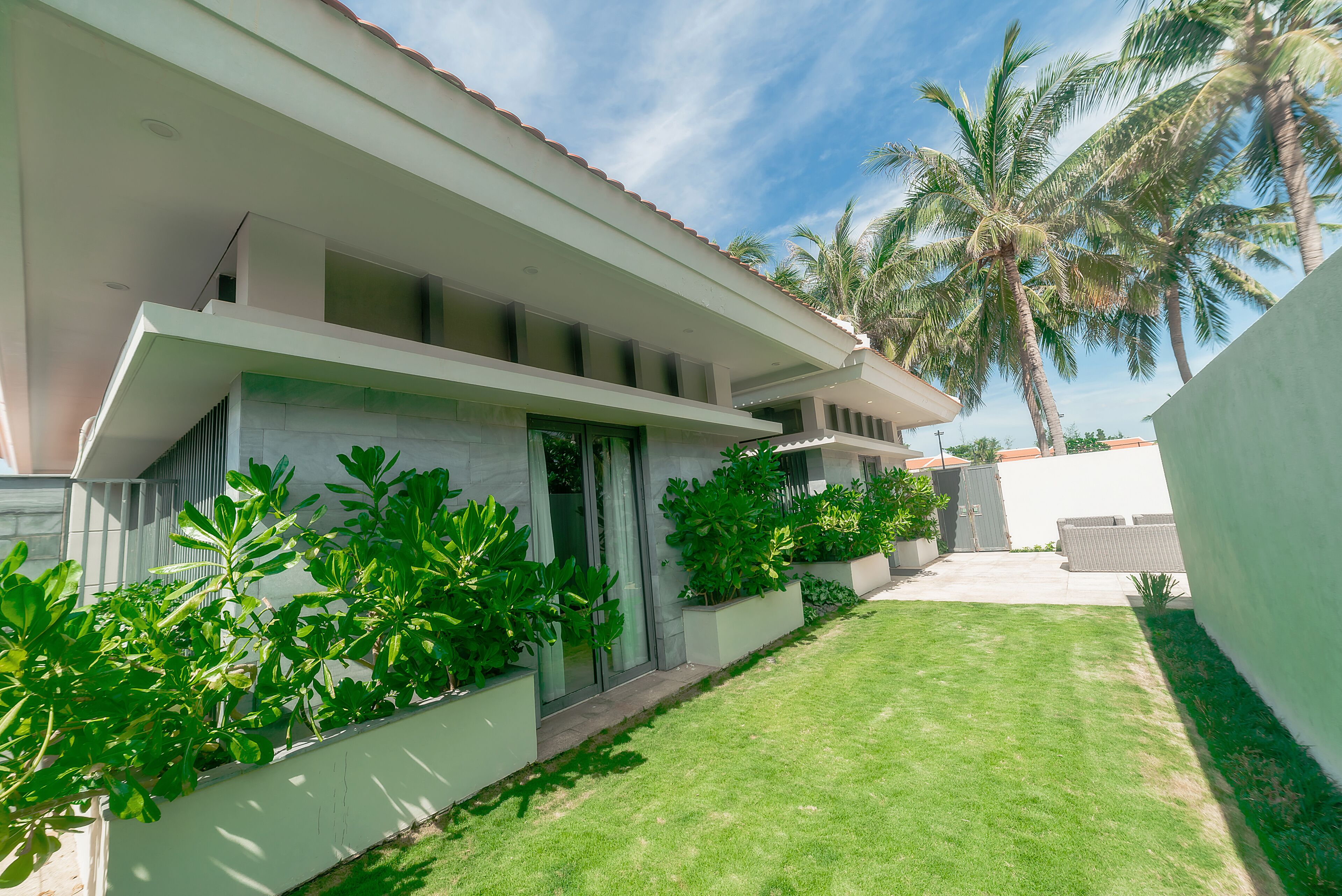 bungalow, 2 bedrooms, garden view | 4 bedrooms, minibar, in-room safe, desk