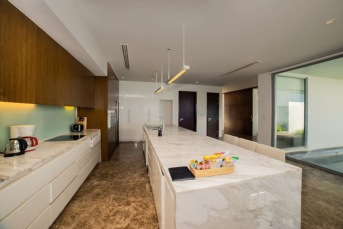 5 bedrooms luxury villa with sea view | private kitchen | full-sized fridge, microwave, coffee/tea maker, electric kettle