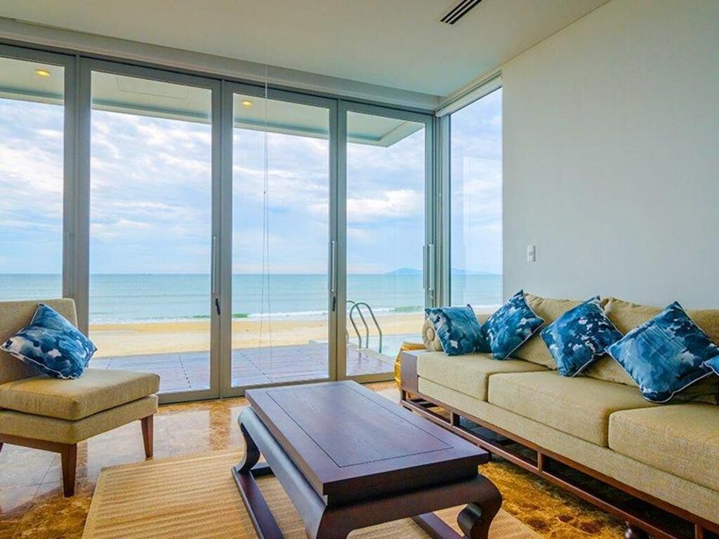 Área de sala de estar | Televisión LCD y reproductor de DVD 