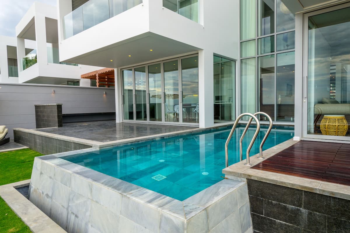 Eigener Pool