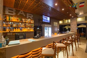 Bar ved bassenget