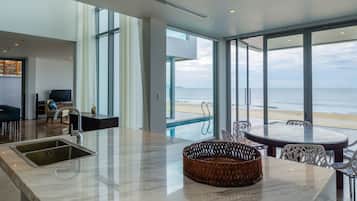 5 Bedrooms Villa with Sea view | Private kitchen | Full-size fridge, microwave, coffee/tea maker, electric kettle