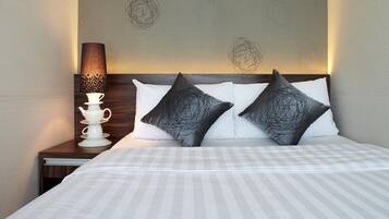 Standard Double Room | Desk, WiFi (free)