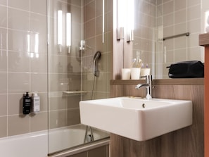 Family Room, 2 Double Beds - ibis Styles Versailles Saint Quentin en Yvelines (Saint-Cyr-l'Ecole)