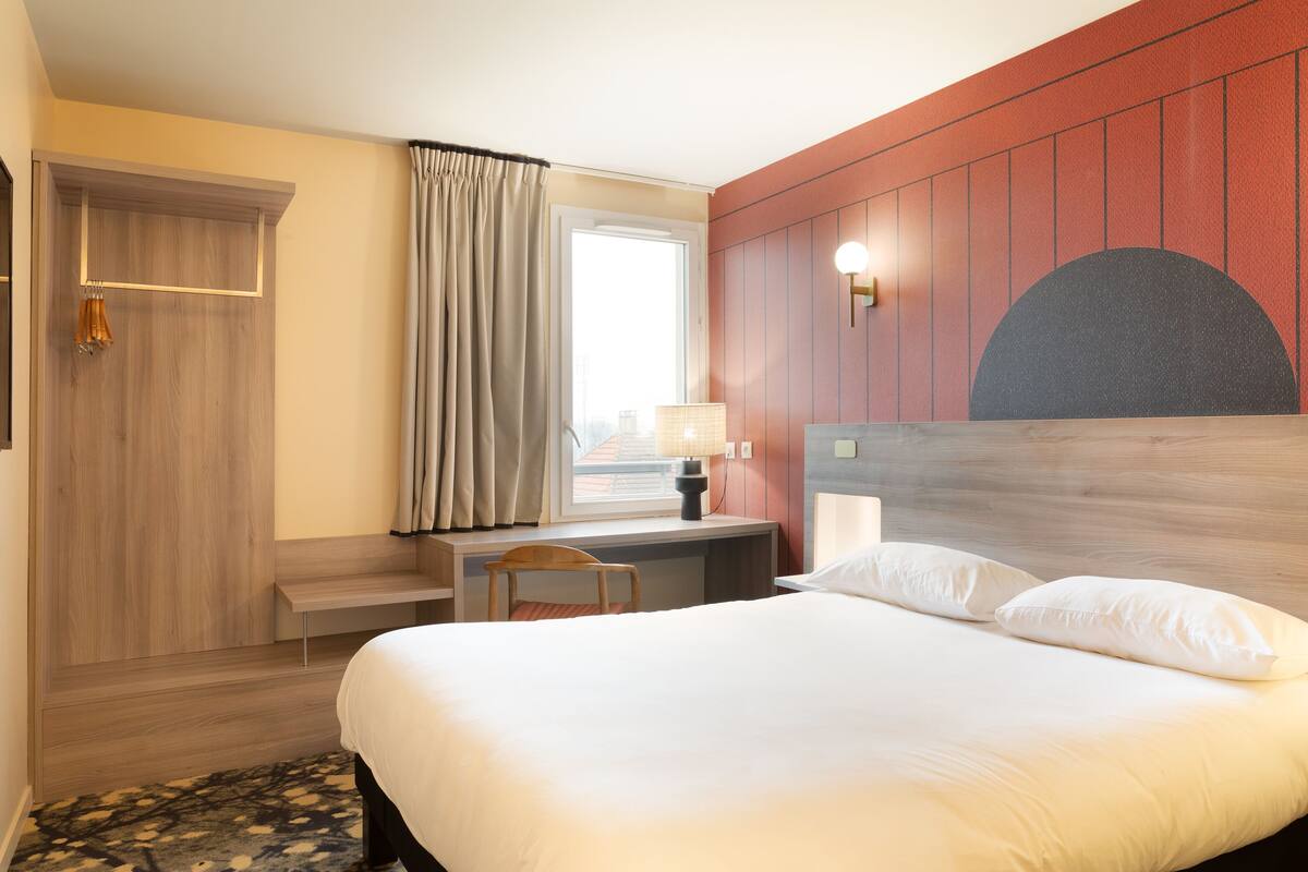 standard room, 1 double bed | desk, soundproofing, free cots/infant beds, free wifi