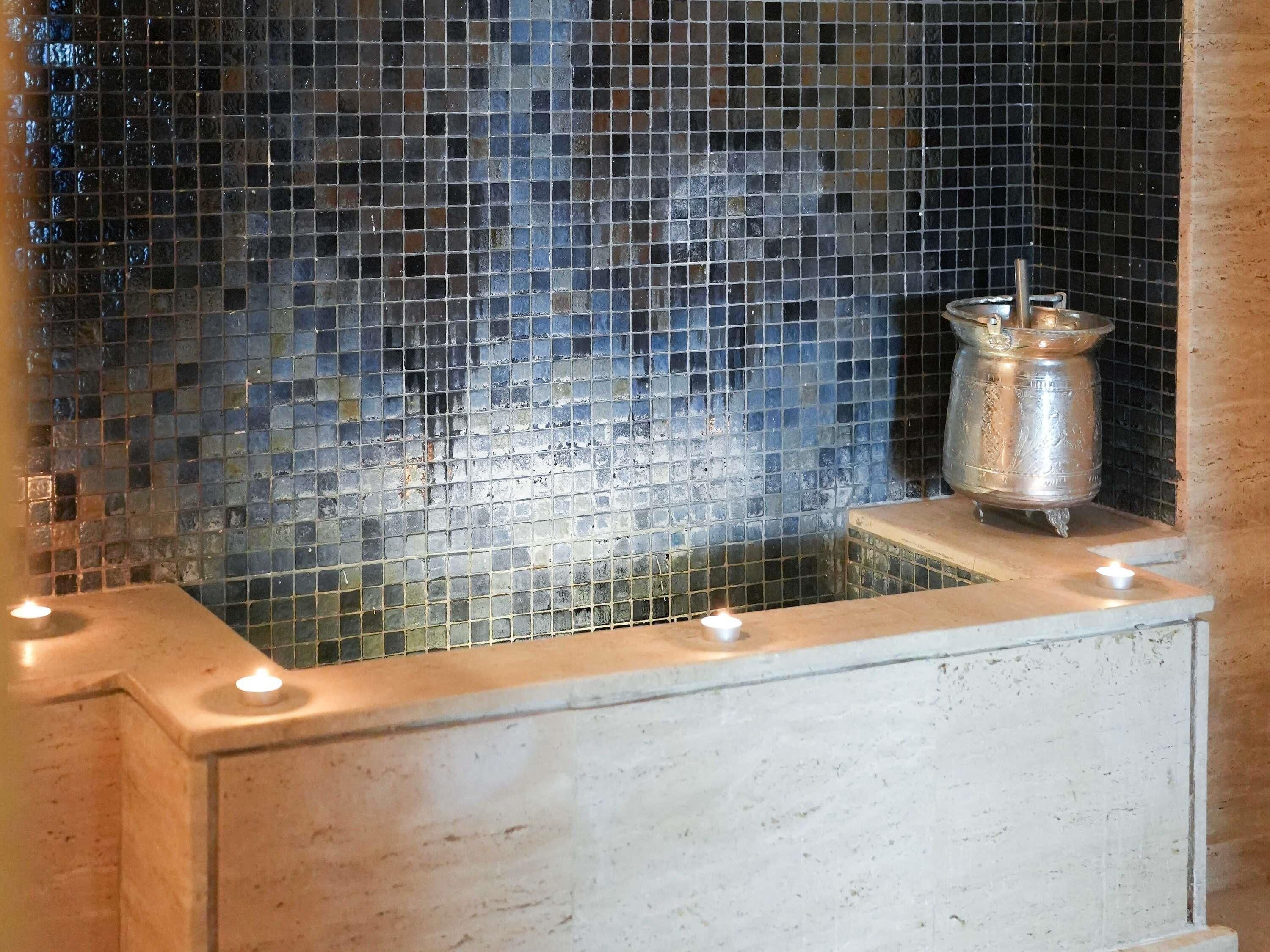 Turkish bath/hammam, body treatments, aromatherapy, body wraps