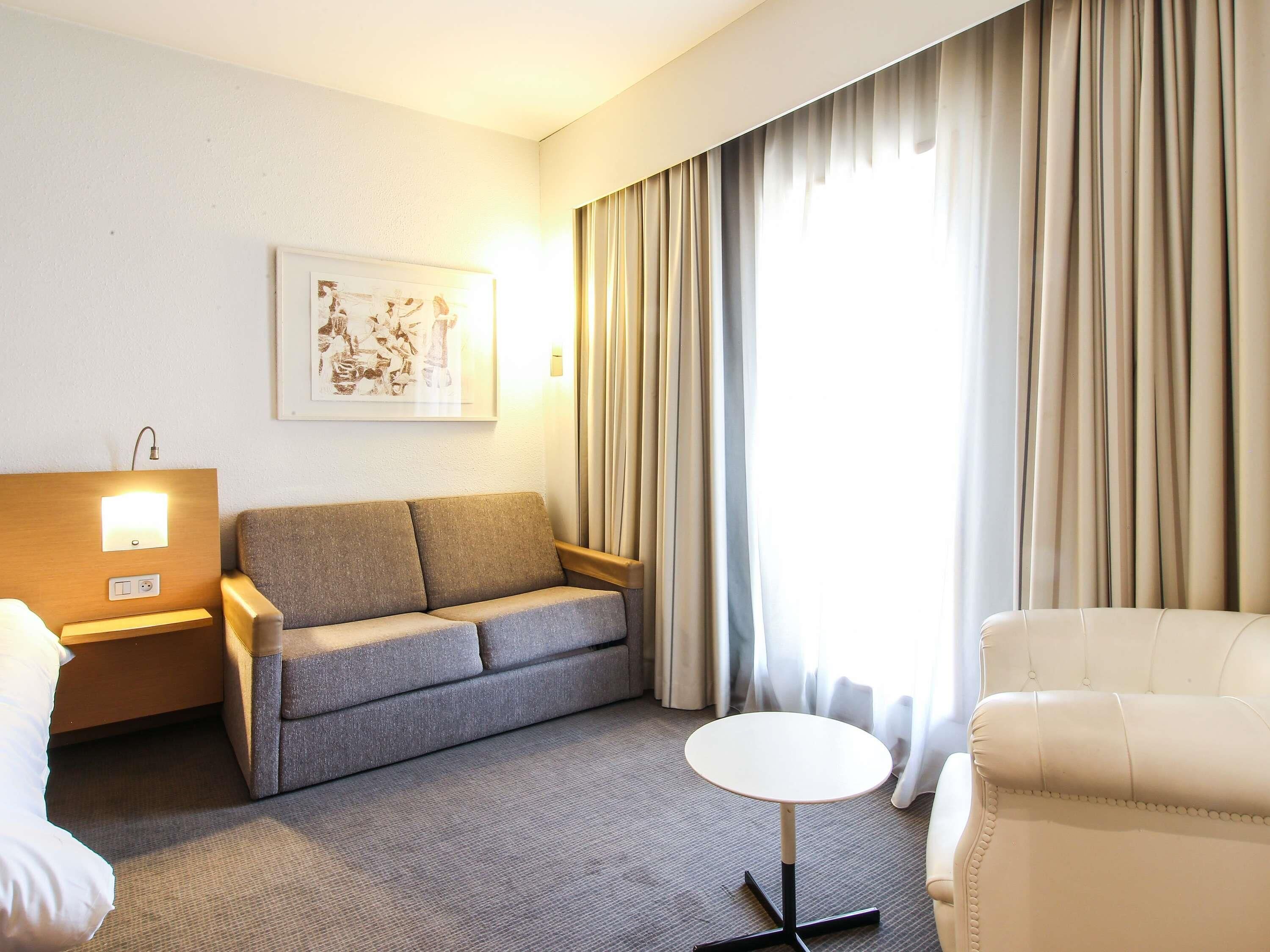 executive suite, 1 king bed with sofa bed | minibar, in-room safe, desk, soundproofing