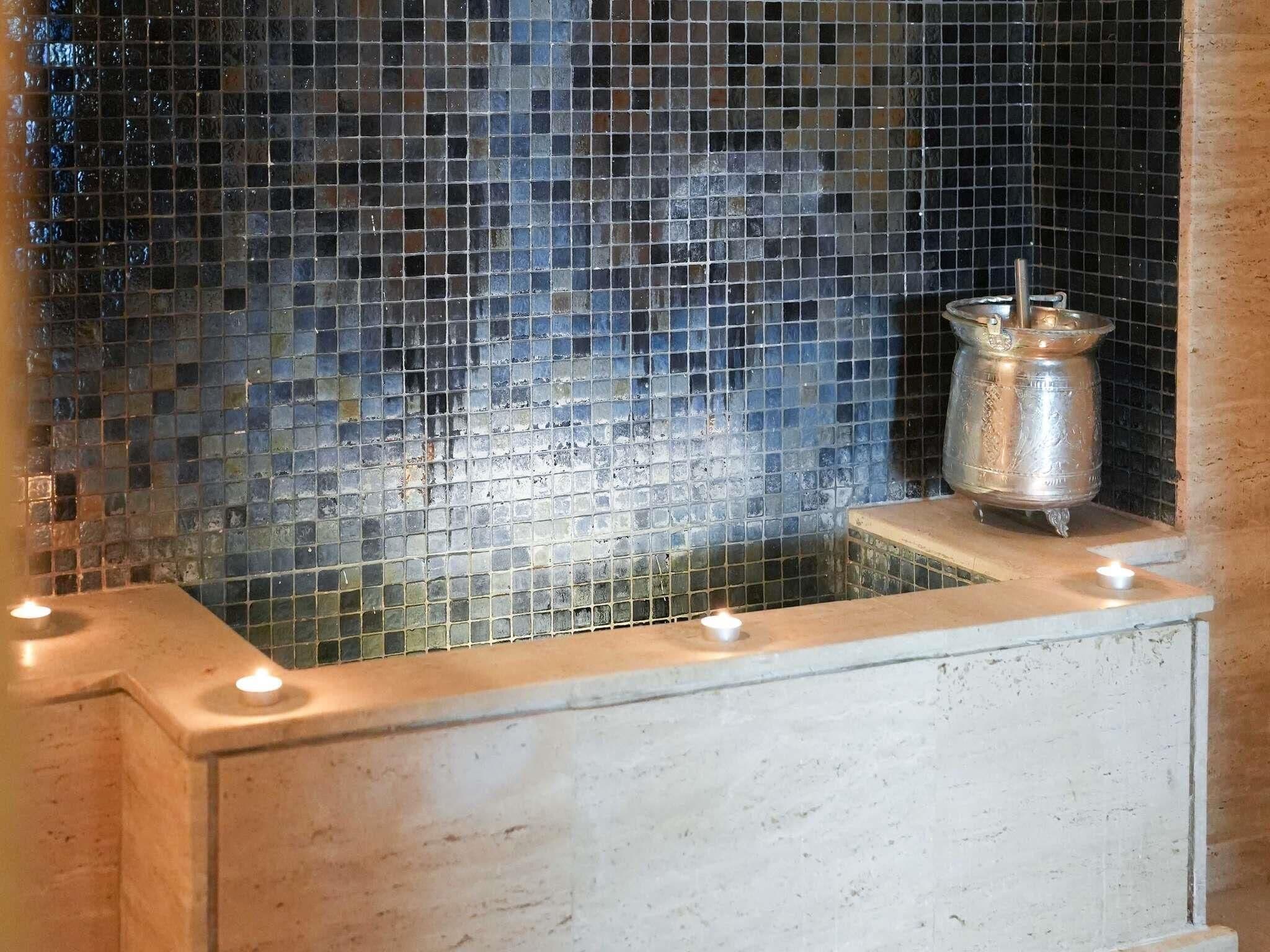 Turkish bath, body treatments, aromatherapy, body wraps, body scrubs