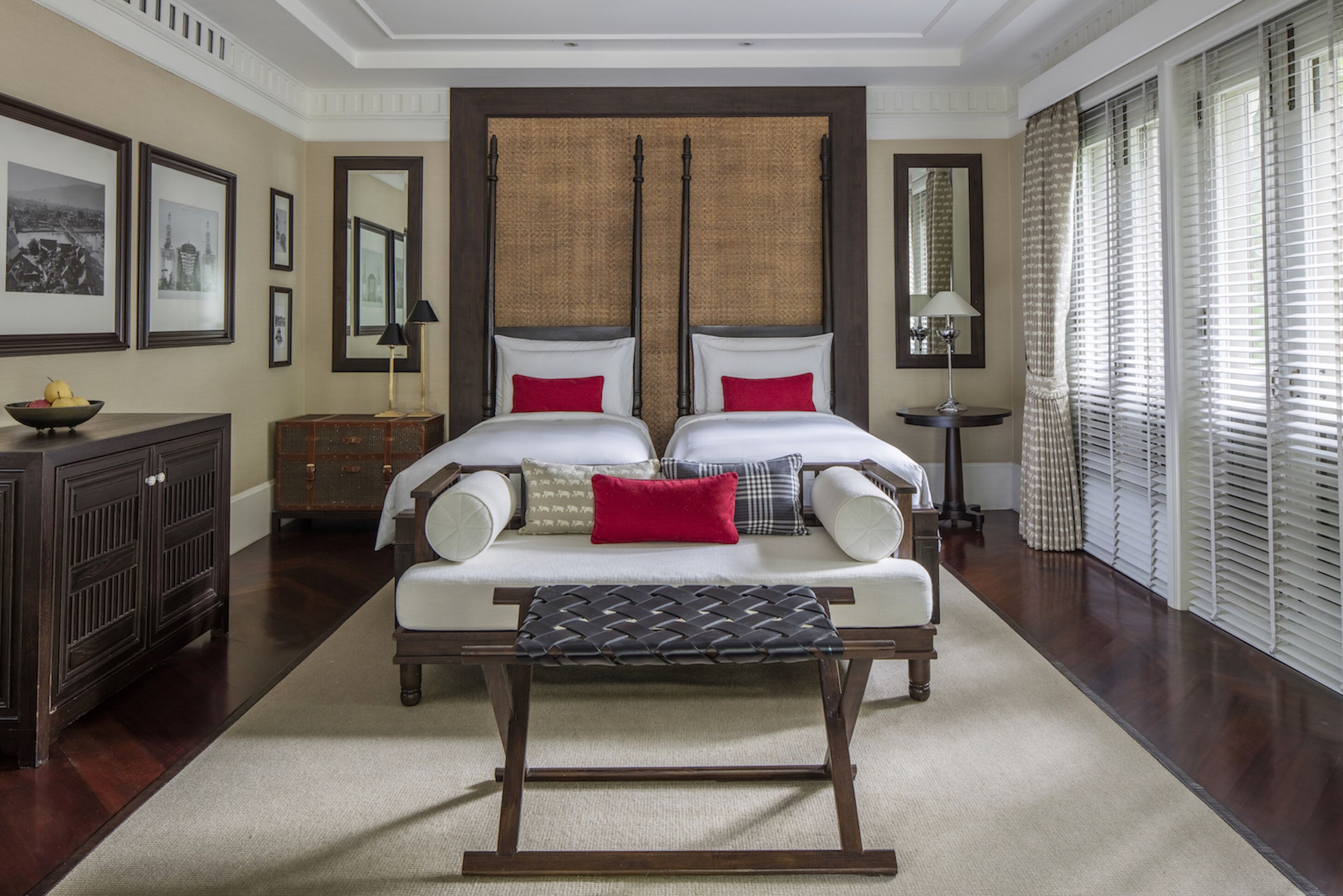 Ropa de cama de alta calidad y minibar 