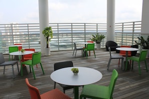 Terrace/patio - Park Avenue Rochester (Singapore)